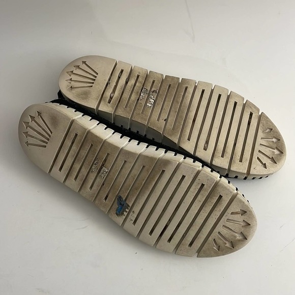 Jeffrey Campbell black perforated suede shoes size 8 - Picture 5 of 5